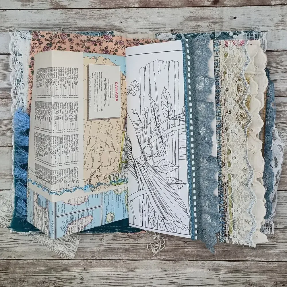 Turquoise Embellished Junk Journal: Flowers, Birds and Butterflies (Discover)